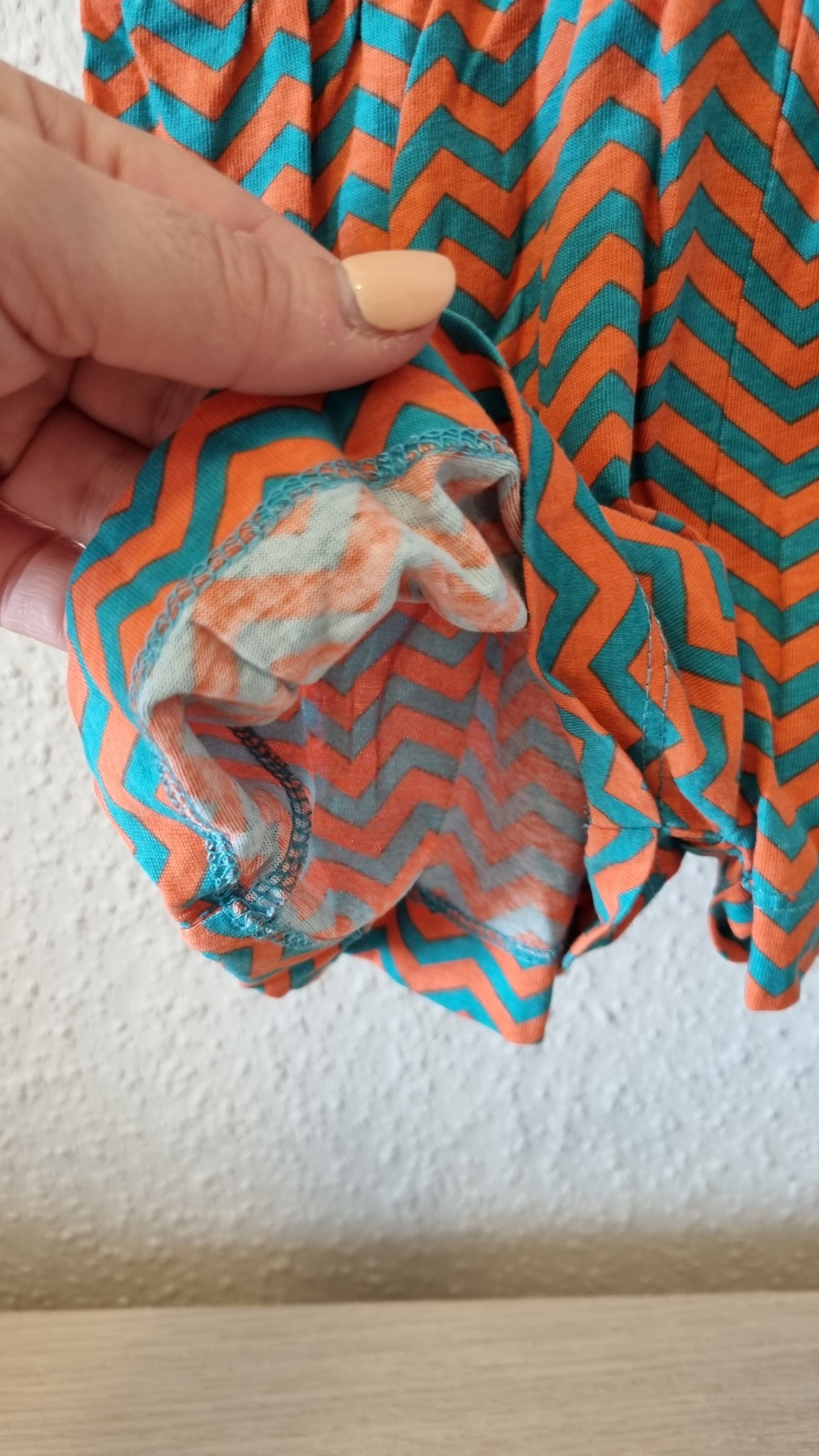 Träger Jumpsuit mit Flame Stitch 110