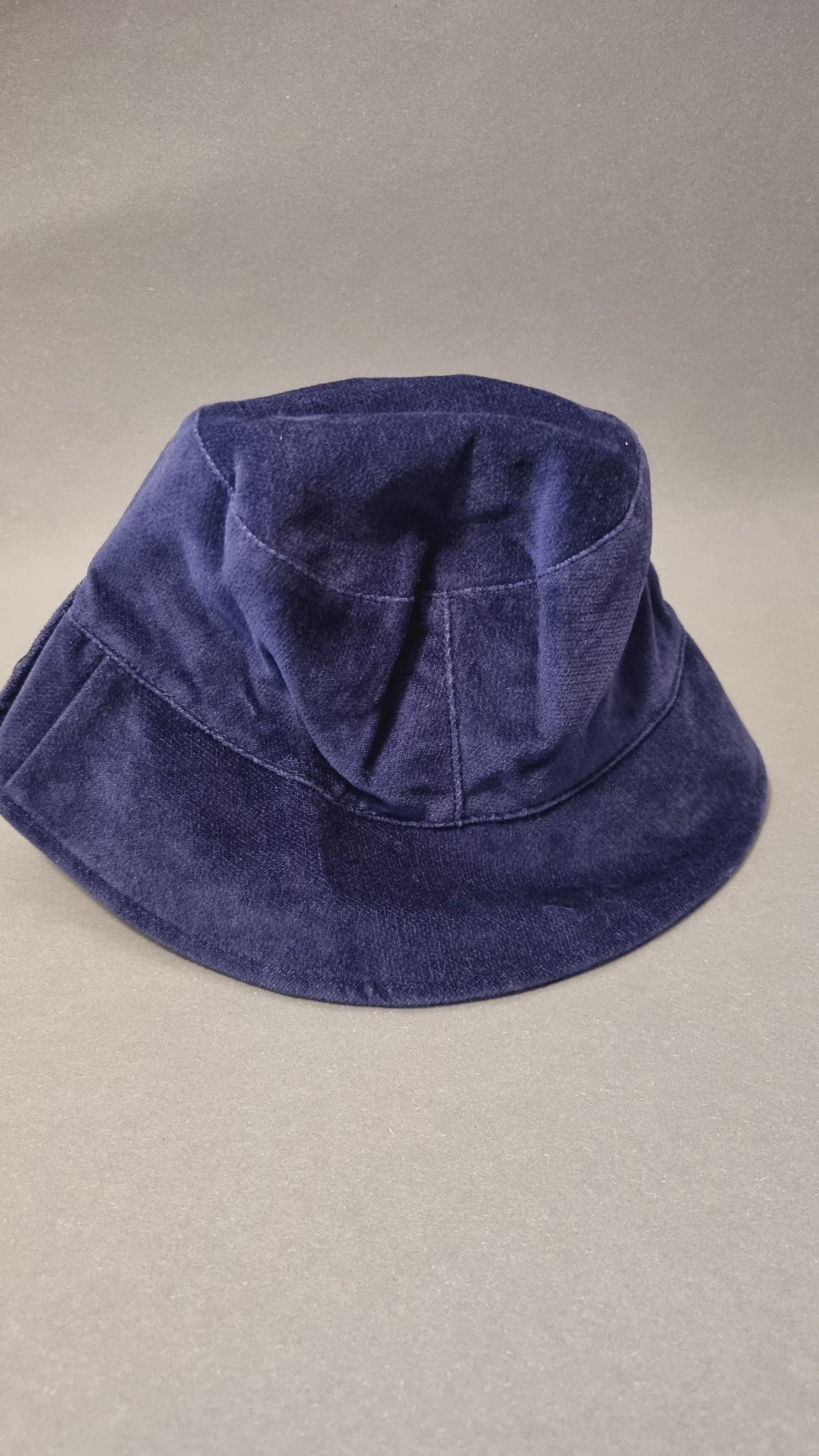 Mütze in dunkel Blau