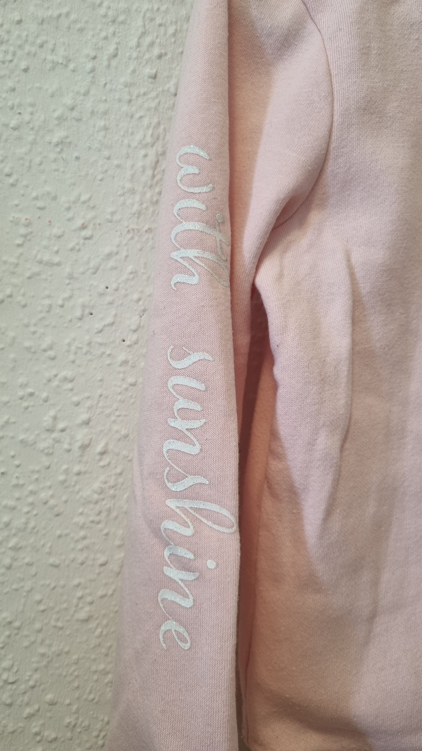 Hoodie mit Glitzer Motiven 122