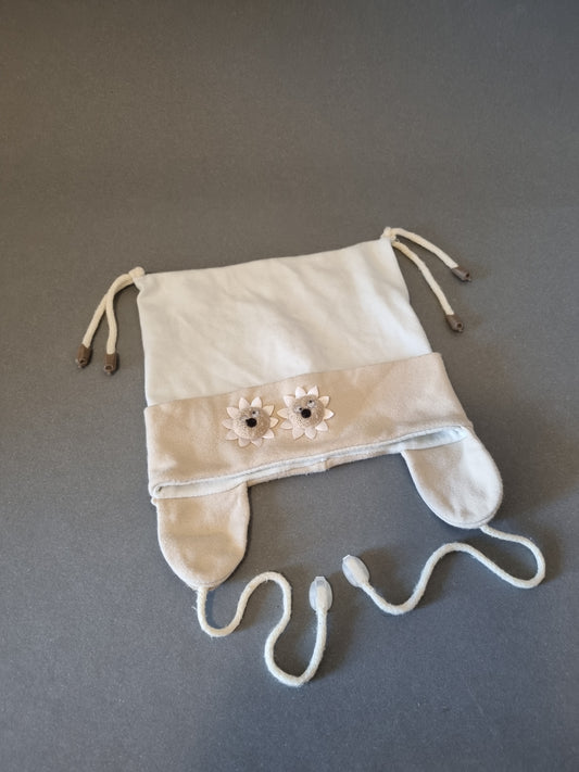 Mütze im Viereckstyle und Sonnen 53
