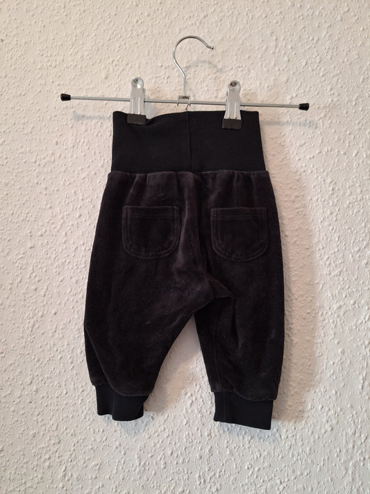 Schwarze Samthose von H&M in Größe 68