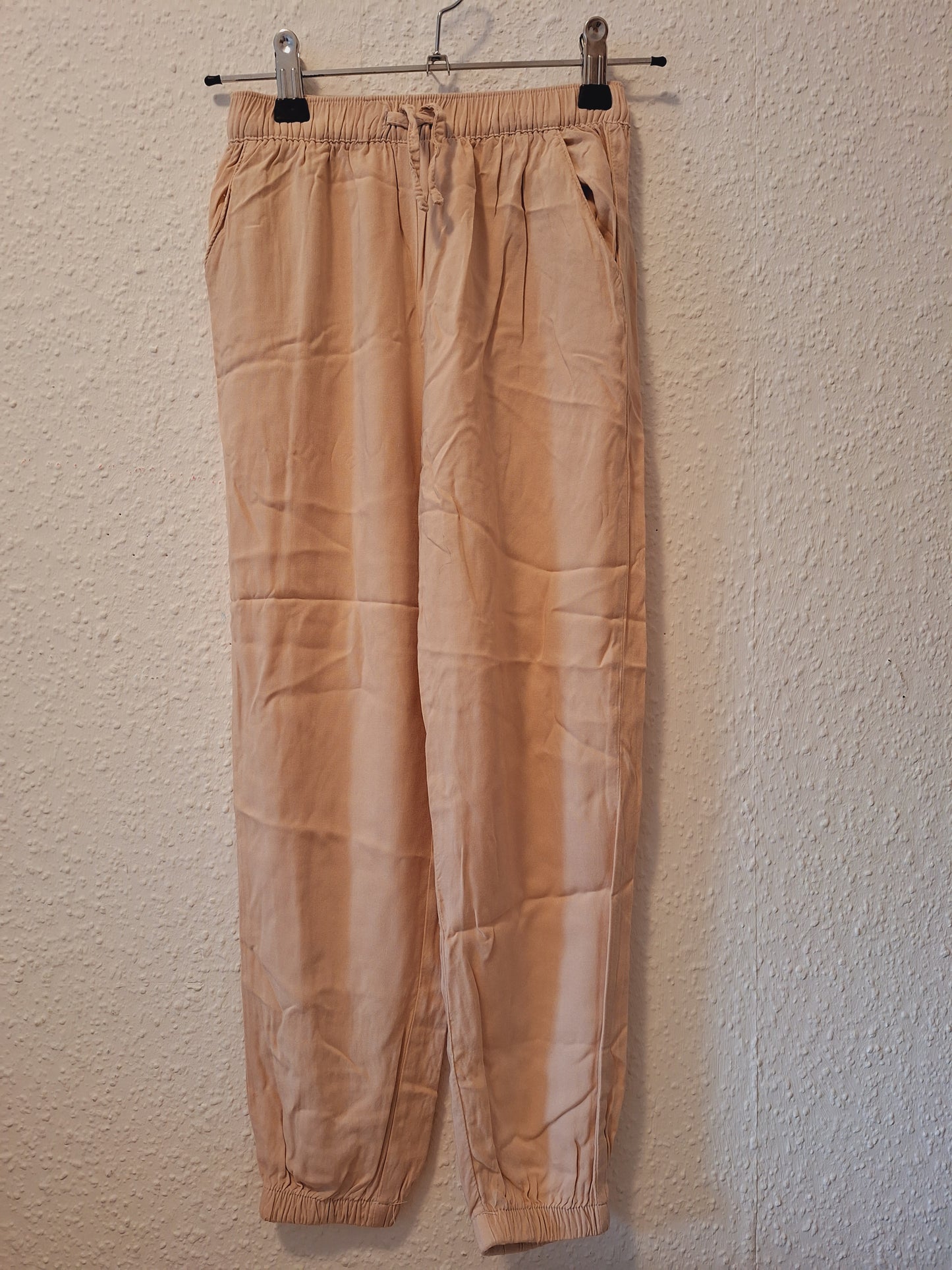 Leichte Sommerhose in Beige