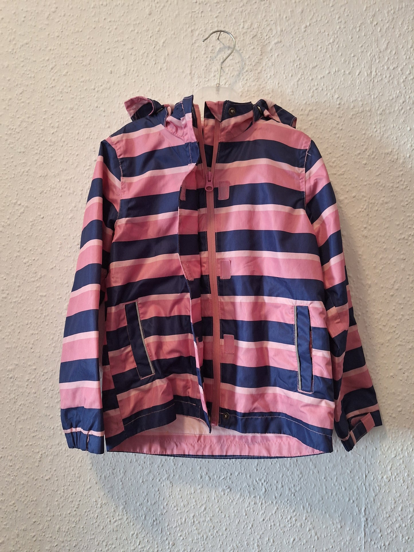 Regenjacke mit Kapuze gestreift 110/116