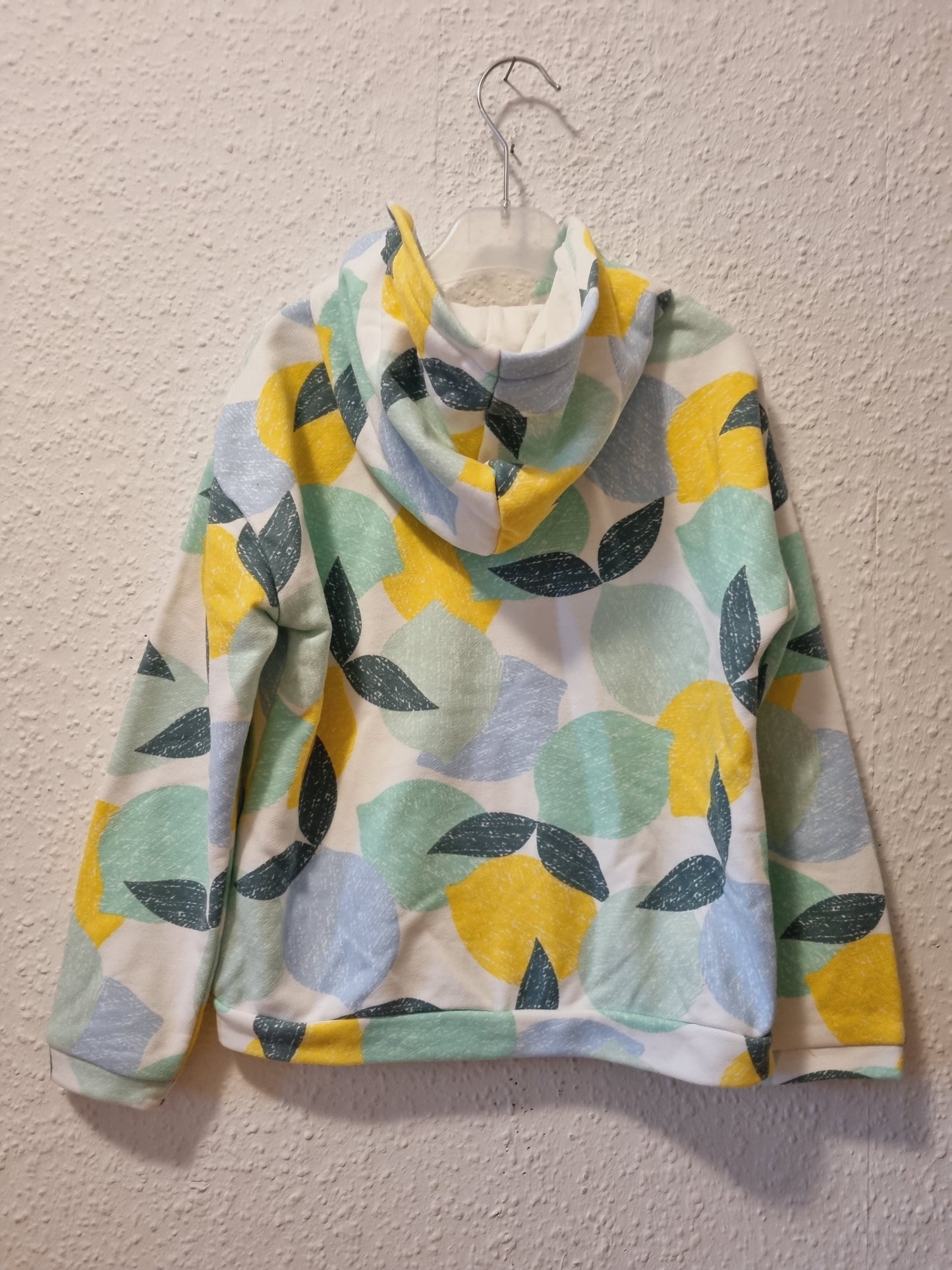Sommerliche Sweatjacke mit Kapuze 116