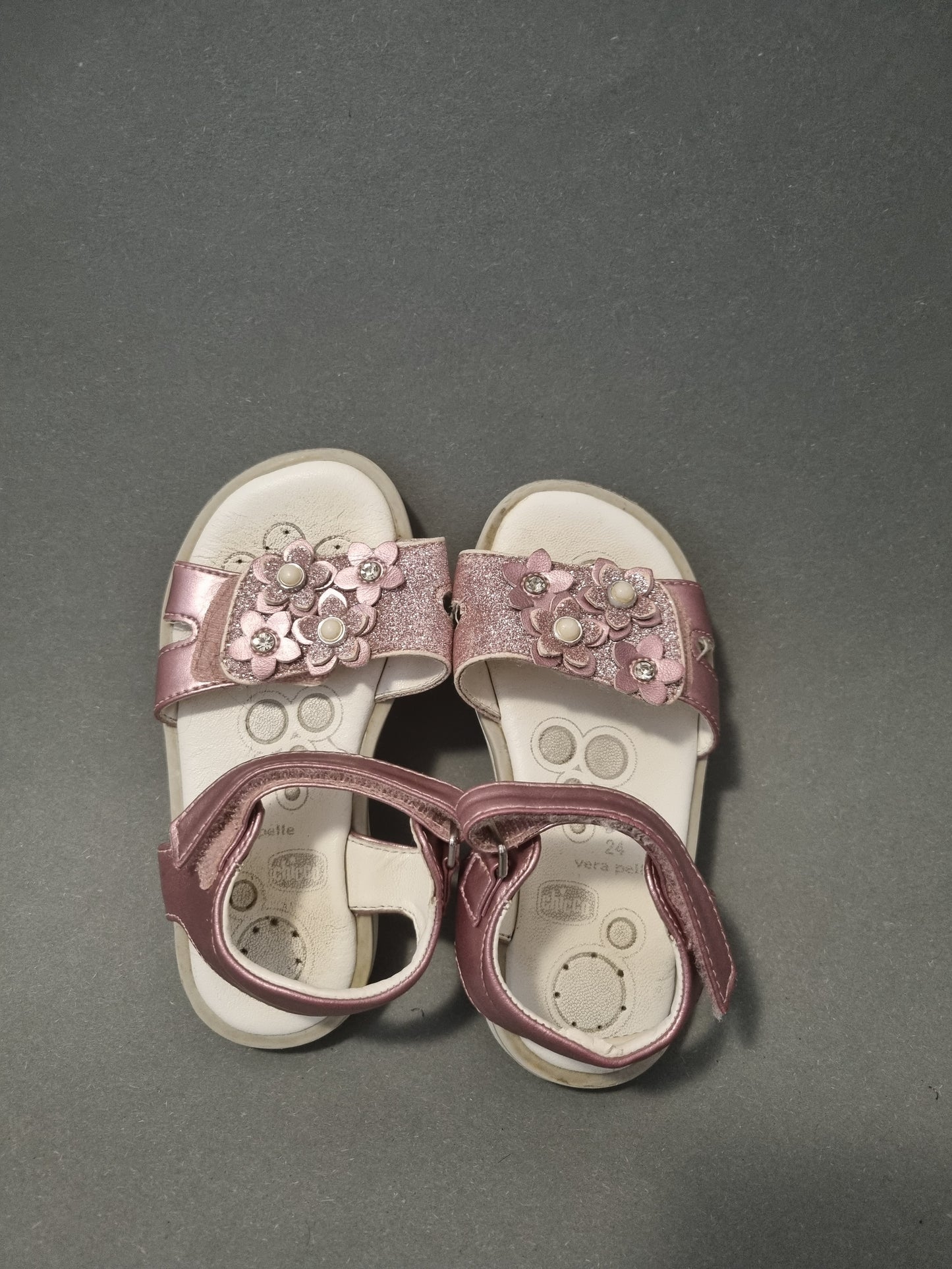 Sandalen mit Glitzer und Flower 24