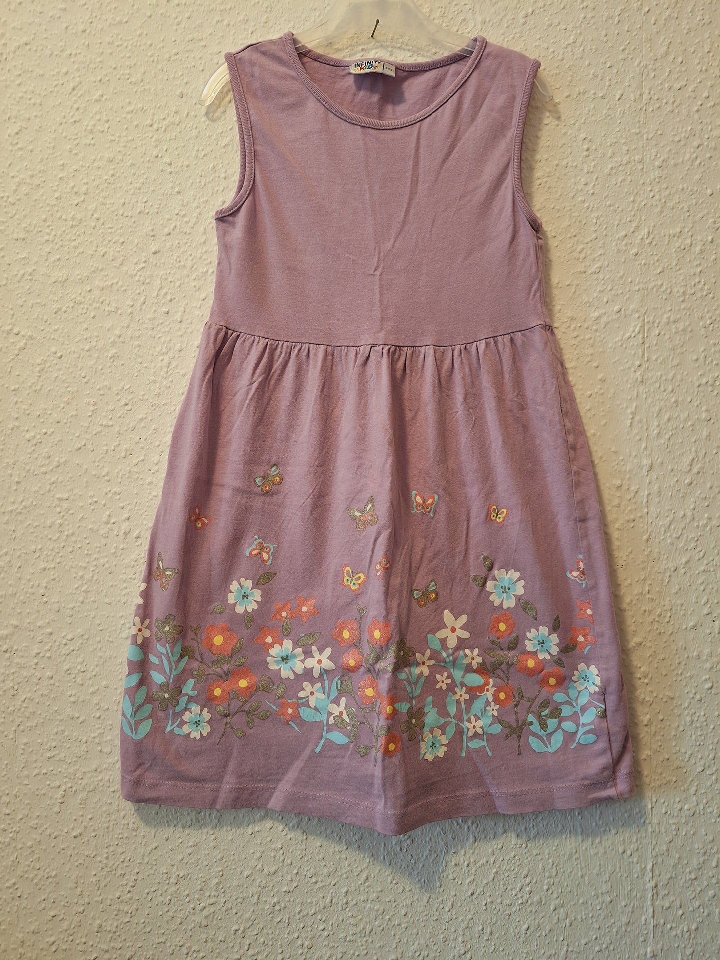 Lila Kleid mit Glitzerblumen 122