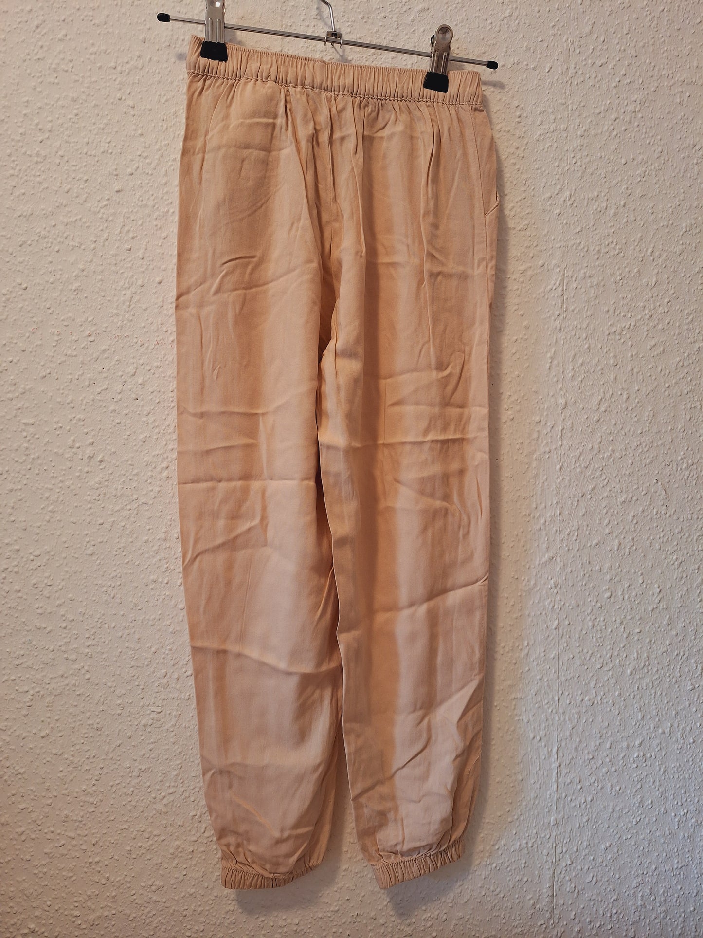 Leichte Sommerhose in Beige