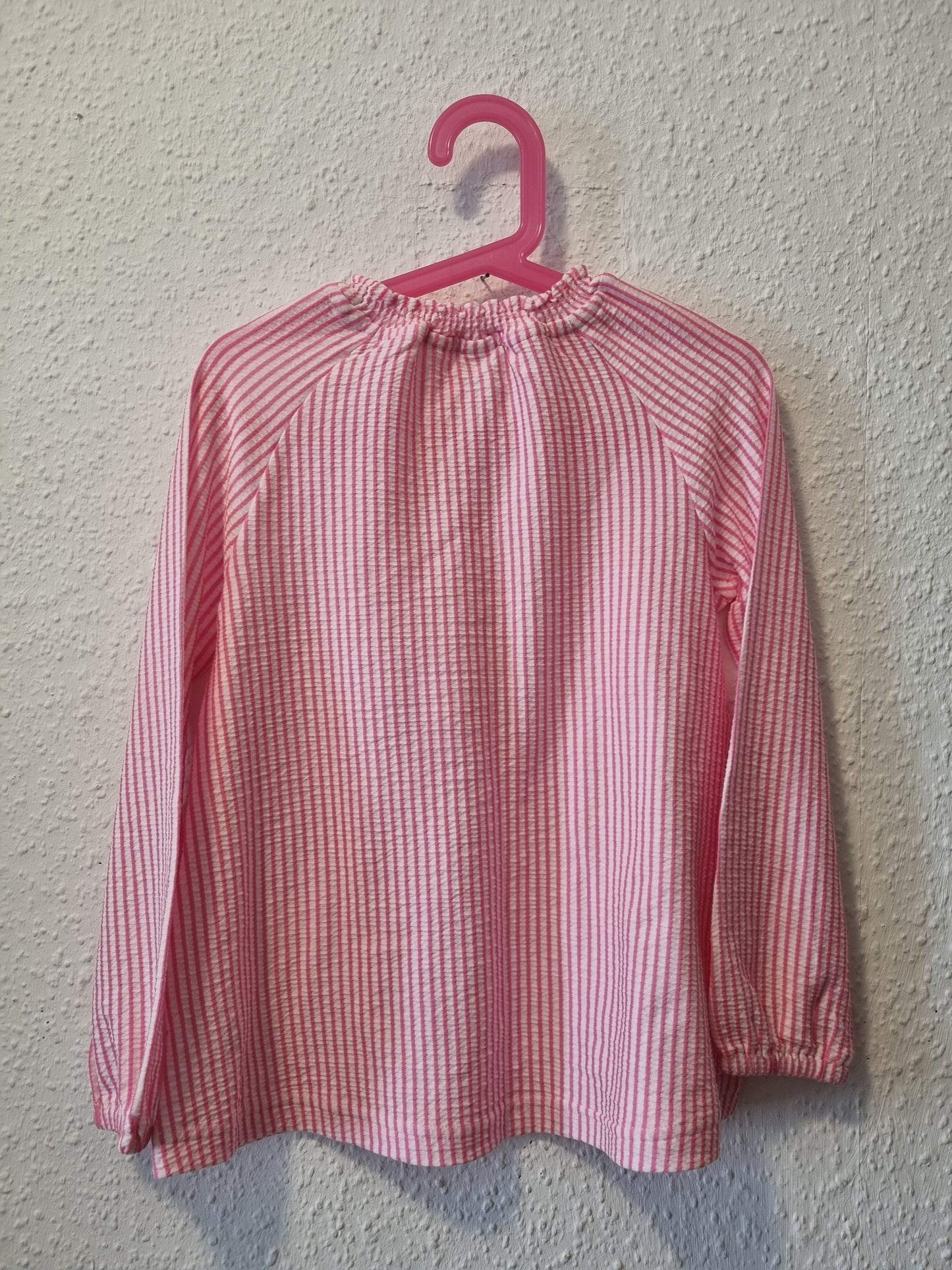 Leichtes Langarmoberteil in Weiß-Rosa gestreift 122