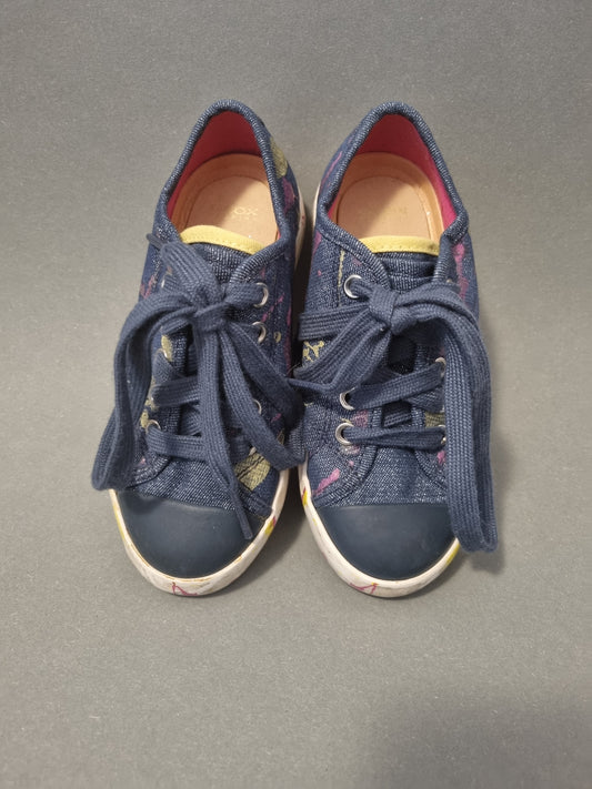 Blaue Halbschuhe von Geox mit Schimmerlook in Größe 28