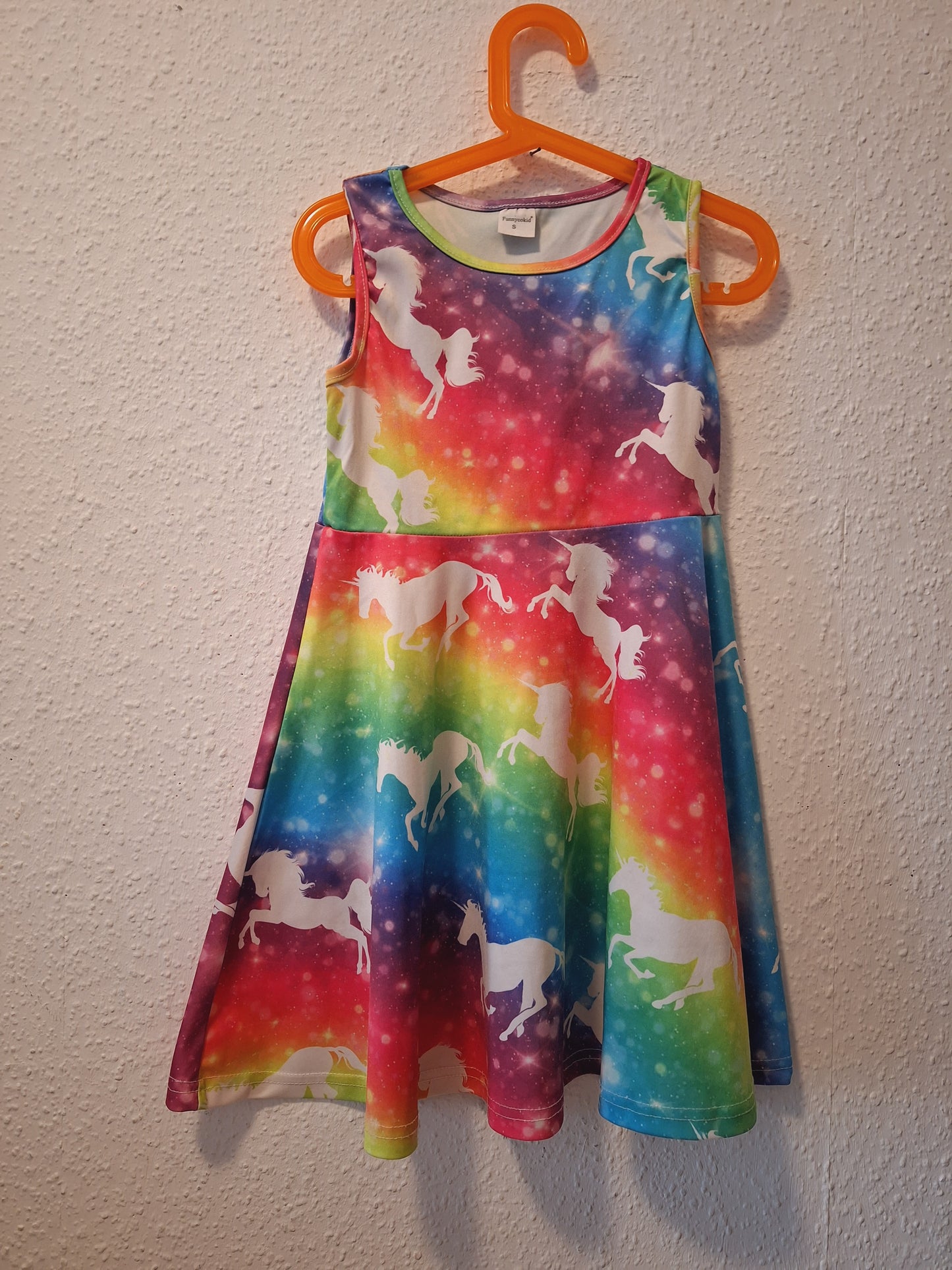 Regenbogenkleid mit Einhörnern 128