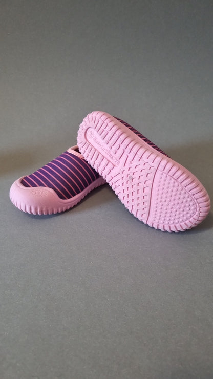 Badeschuhe in Rosa und Lila