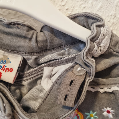 Sommershort mit Blumenstickerei