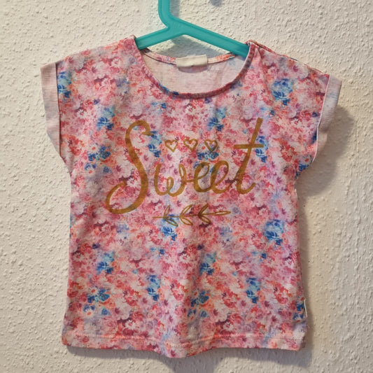 Blumenshirt mit Aufschrift