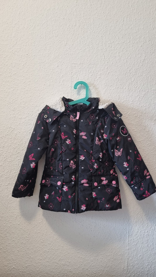 Winterjacke mit Kaputze im modernen Design