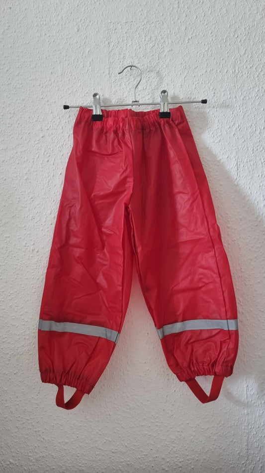 Rote Regenhose