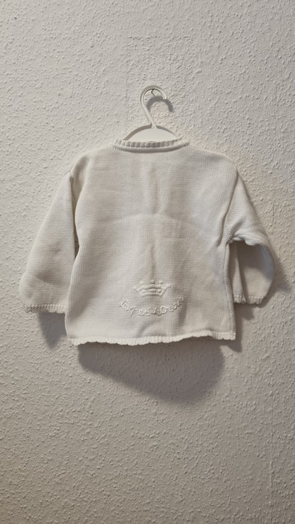 Weiße Strickjacke