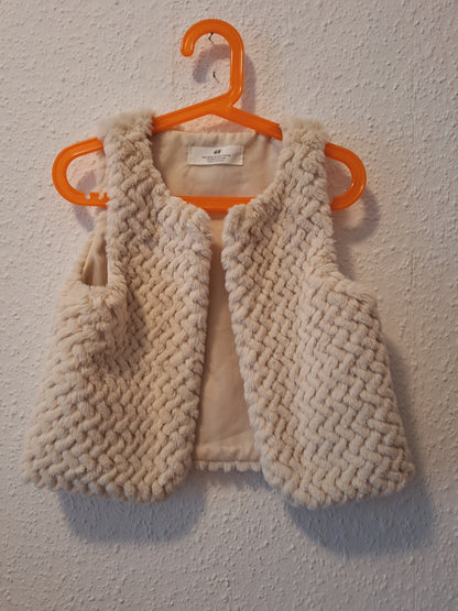 Flauschige Weste beige 110/116