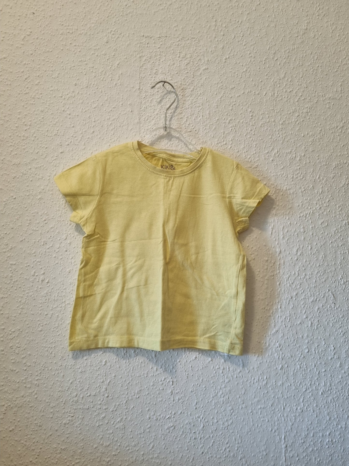 Gelbes T-Shirt 122