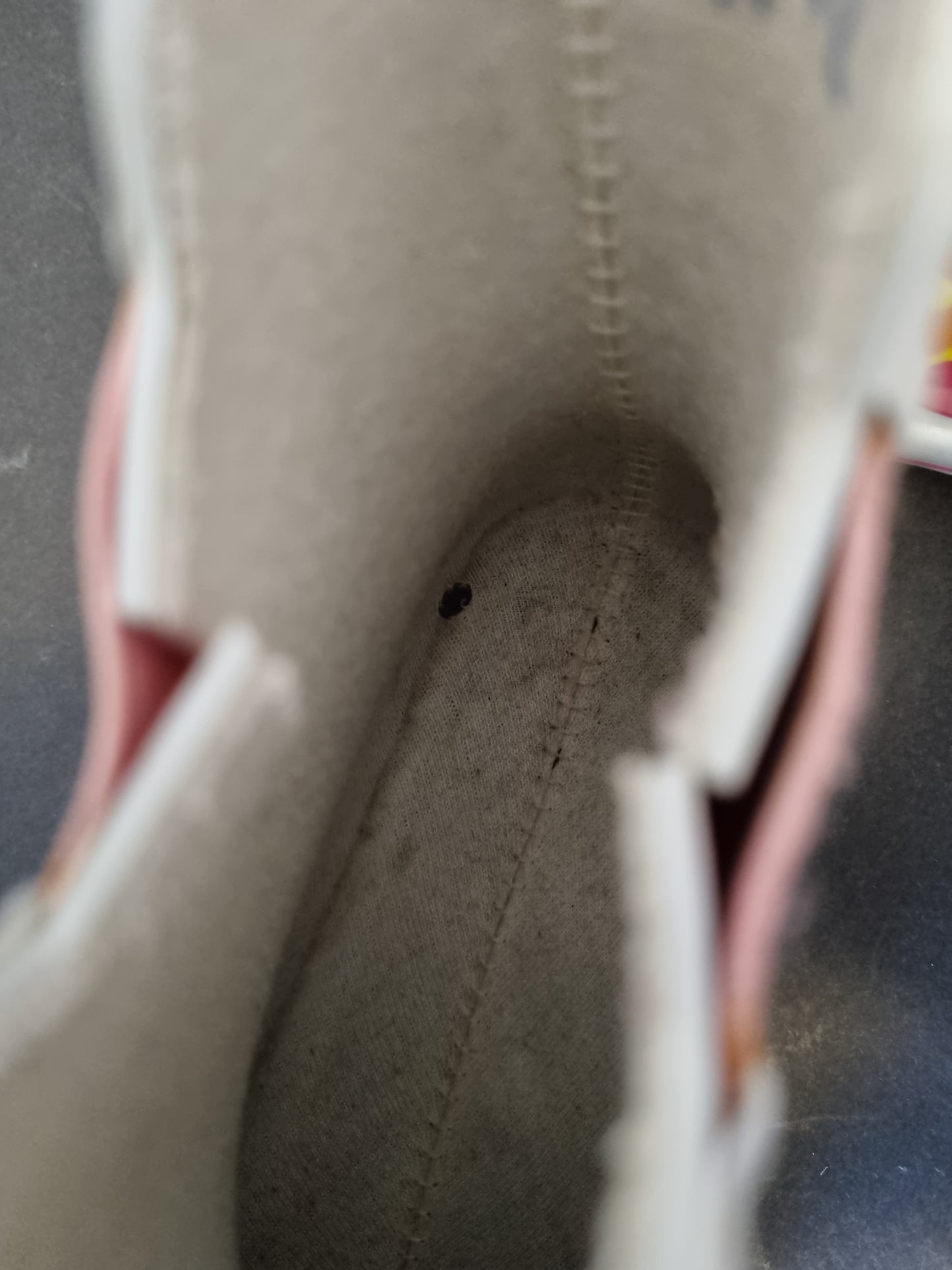 Halbhohe Gummistiefel in Weiß mit Früchten 28