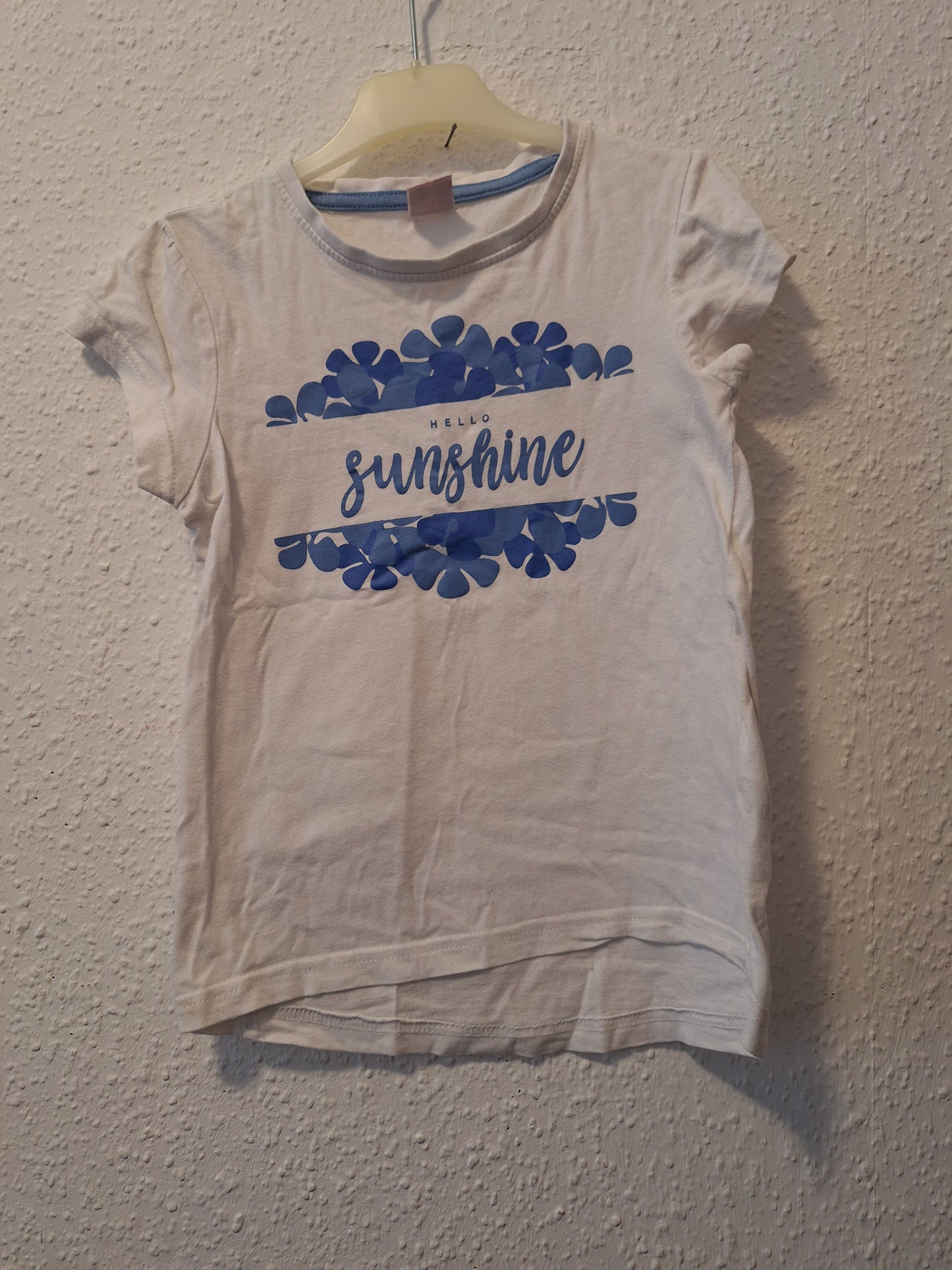 T-Shirt weiß mit blauem Druck 122