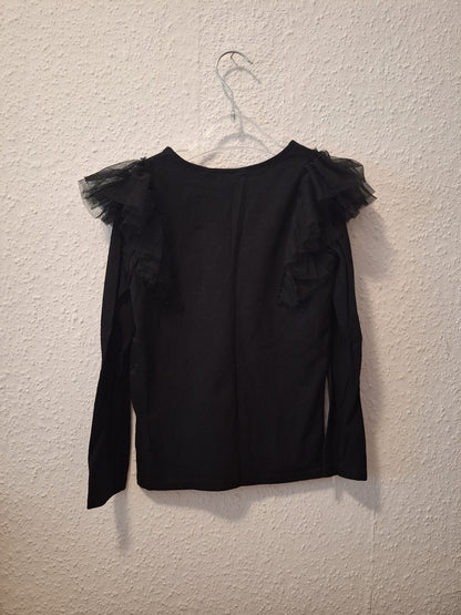 Schwarzer Pullover mit Rüschen