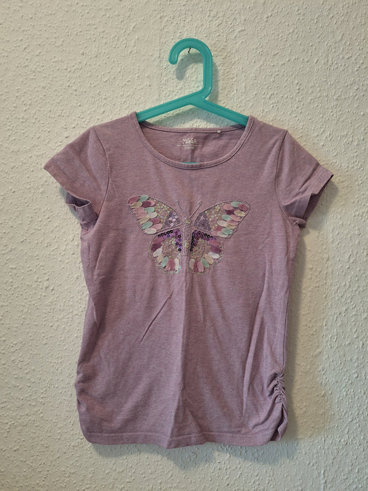 Flieder T-Shirt mit Schmetterling vorne