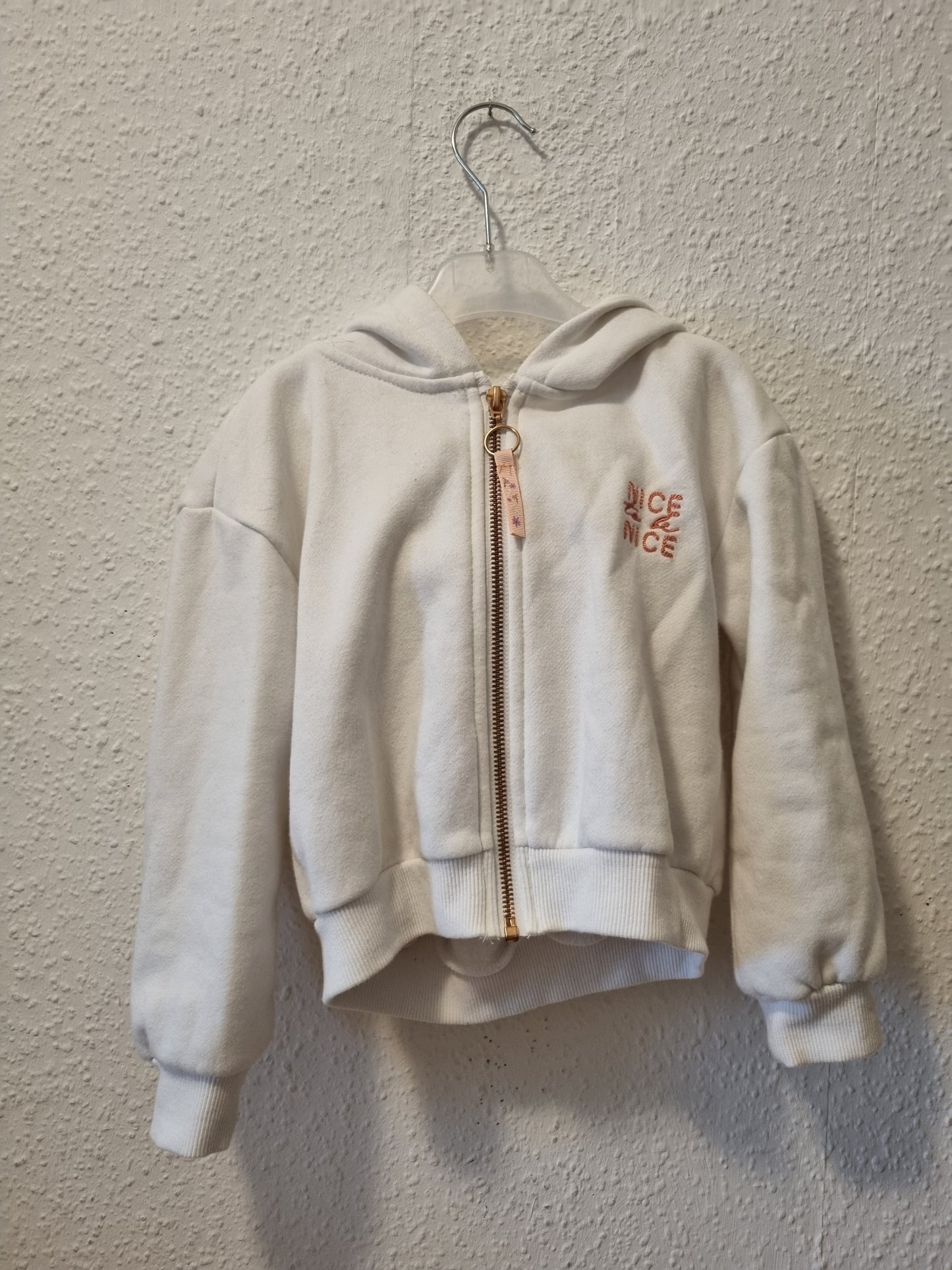 Weiße Sweatjacke mit Kapuze 122