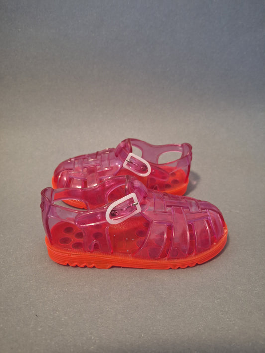 Wassersandalen in Pink