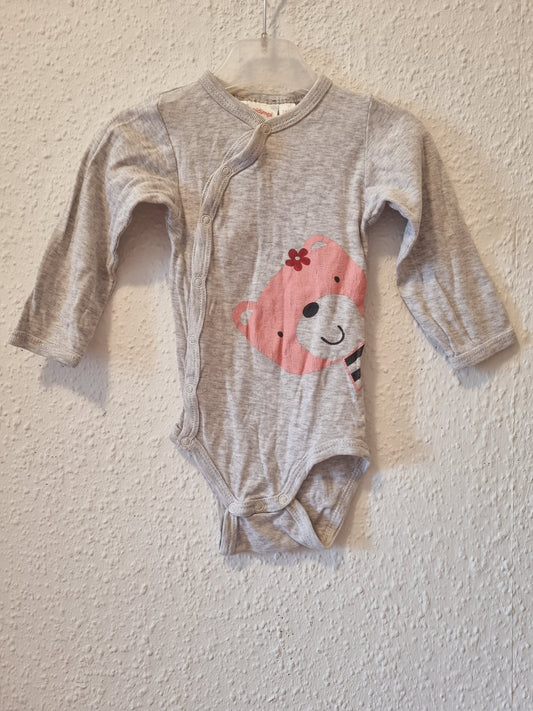 Langarmbody grau mit Bär 74/80