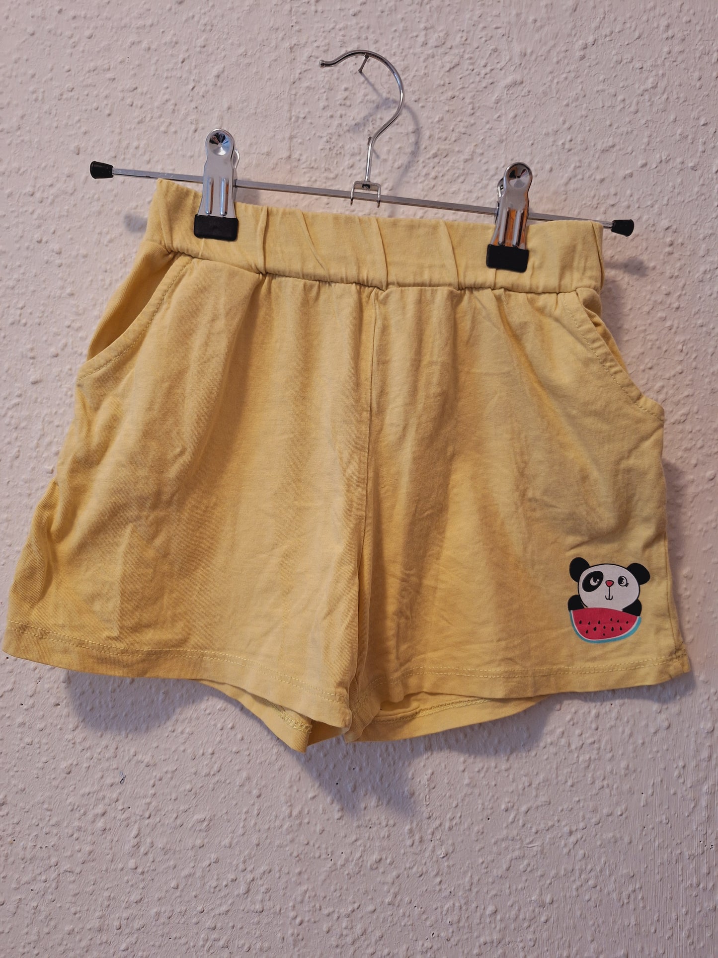 Stoffshort in hellgelb 122-128