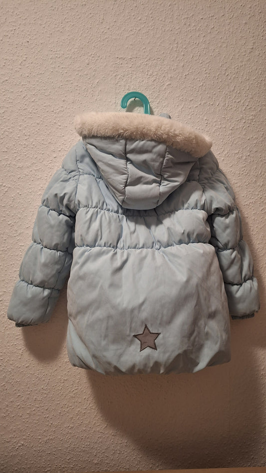 Hellblaue Winterjacke mit Kaputze