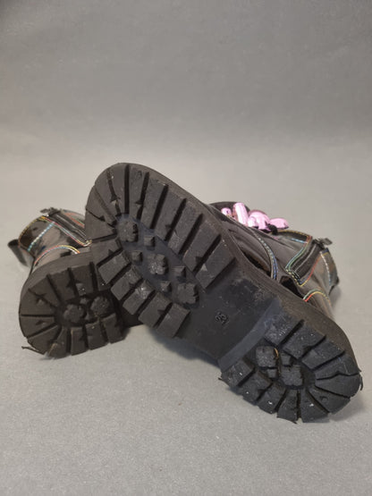 Schwarze gefütterte Stiefel
