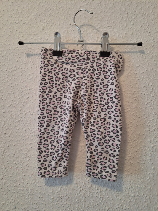 Weiße Legging mit geparden Muster von H&M in Größe 68