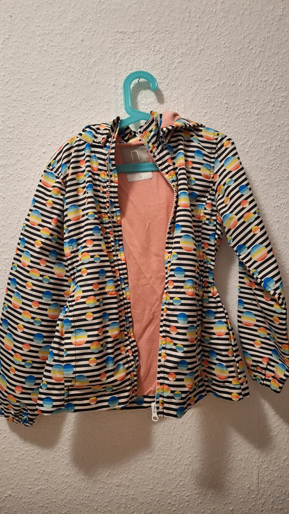 Farbenfrohe Regenjacke