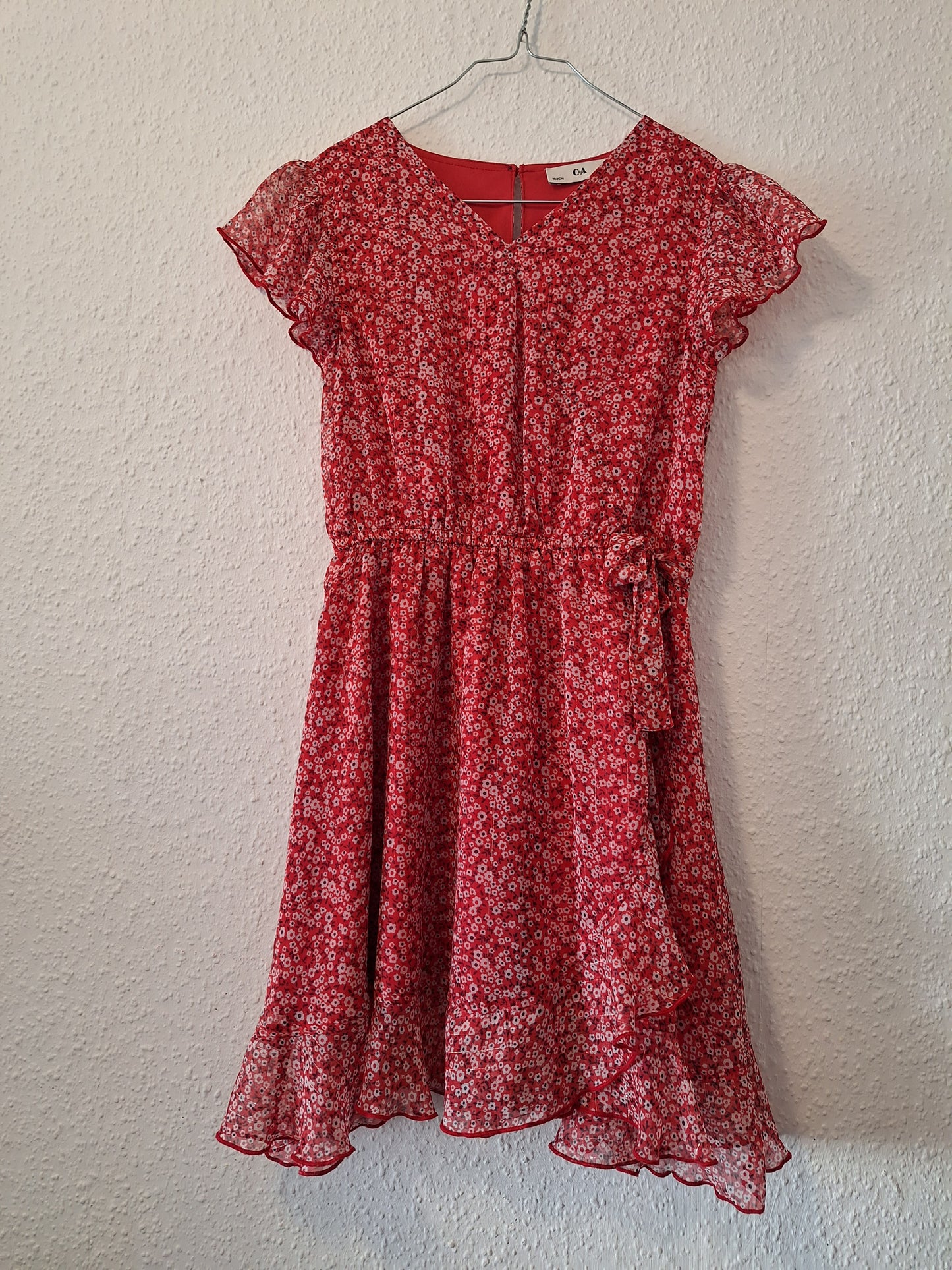 Rotes Sommerkleid mit floralem Muster von C&A in Größe 152