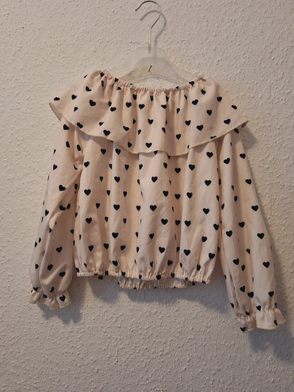 Weiße Langarm Off-Shoulder Bluse mit schwarzen Herzen 116/122