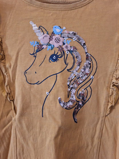 Sweatshirt Okkerfarbe mit Einhorn 122 Mädchen verKinderkleidung Secondhand Say Resale verspielt C&A 