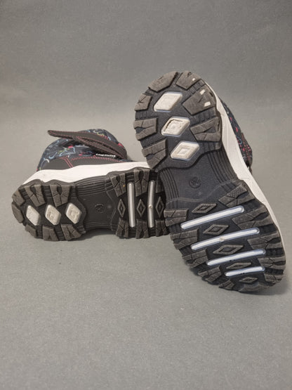 Schneeboots mit Herzchen