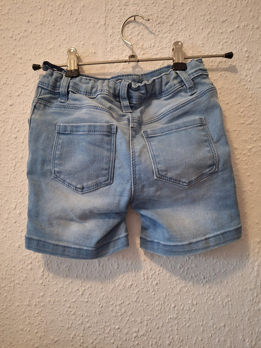Jeans-Short mit Herzchen