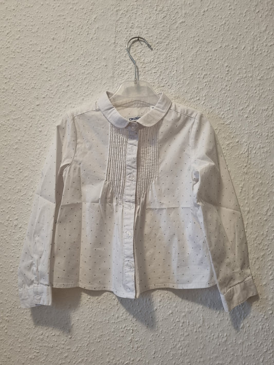 Weiße Bluse mit Pünktchen