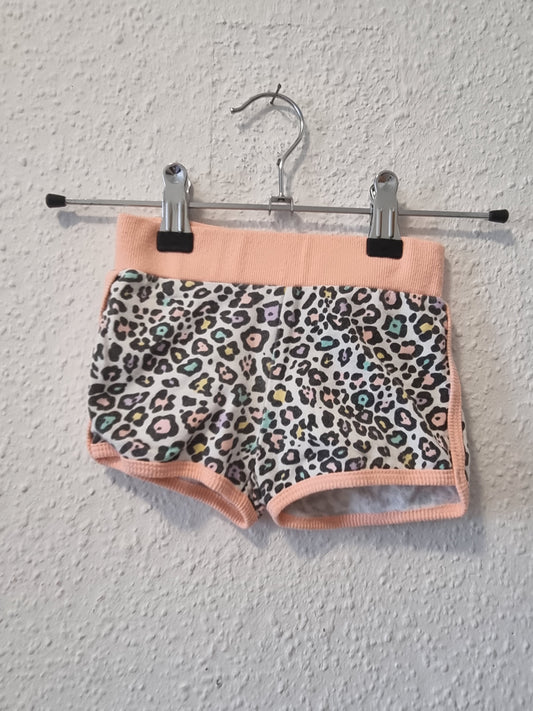Stoffshort in buntem animal Print 74