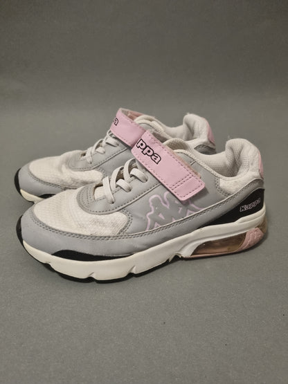 Trendiger Kinder Sneaker