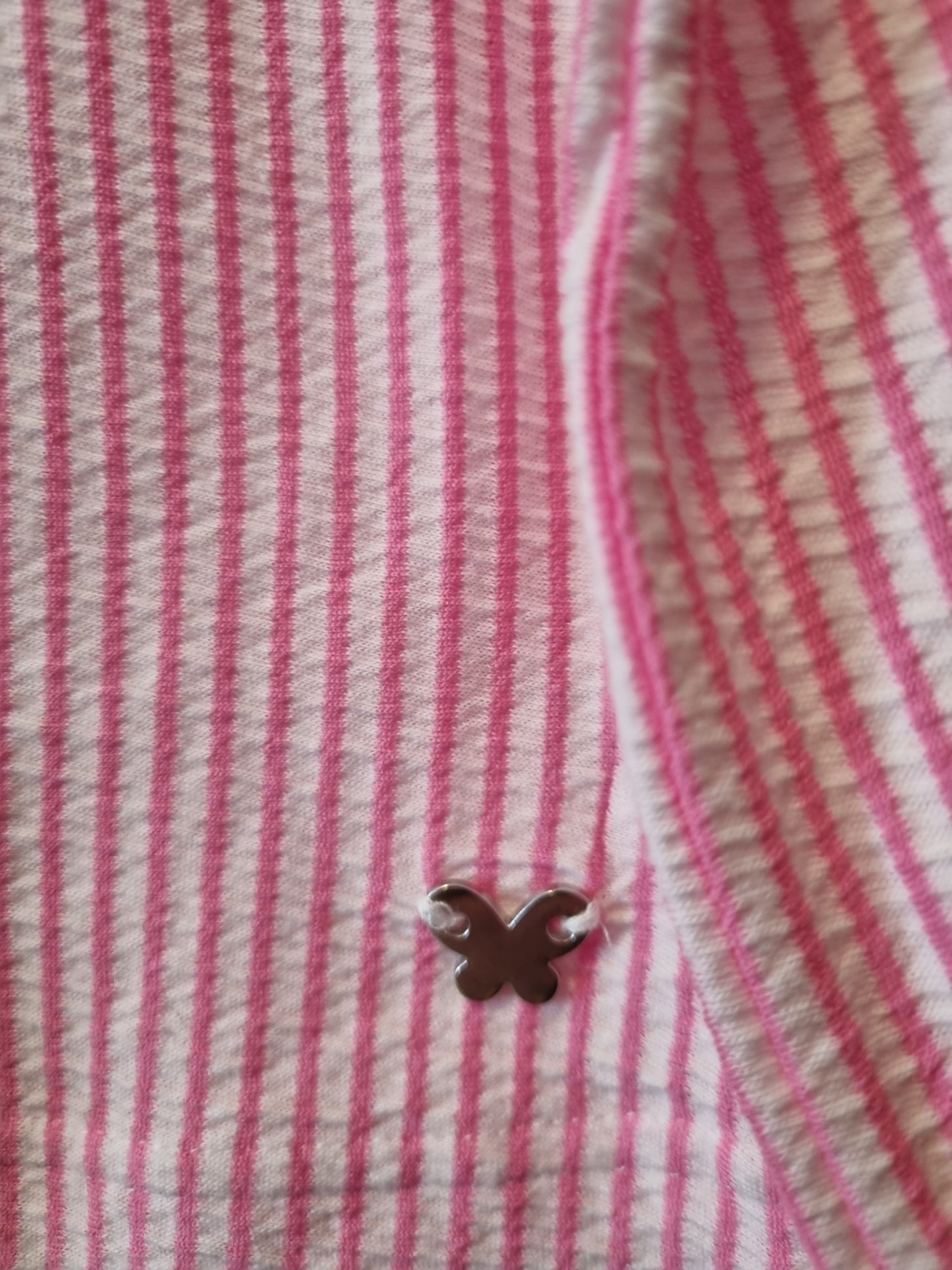 Leichtes Langarmoberteil in Weiß-Rosa gestreift 122